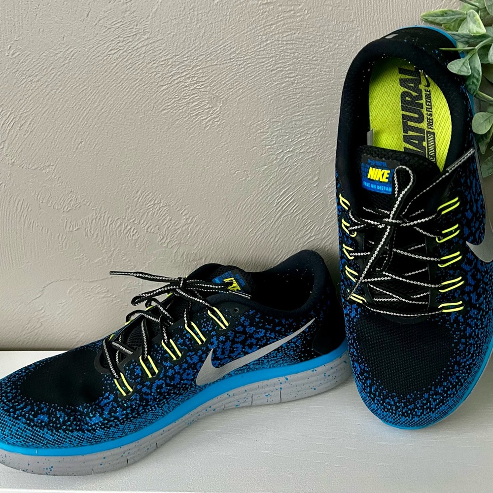 Men’s  size 13 Nike -blue black and neon green accents . - Picture 3 of 4